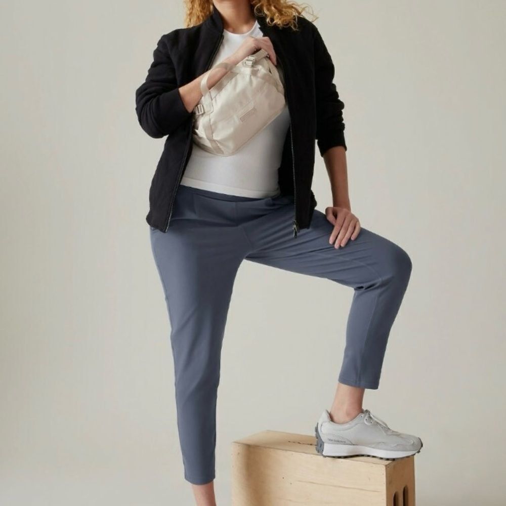Athleta Elation Pants Granite Blue
Medium Tall Power Of She - Picture 14 of 16